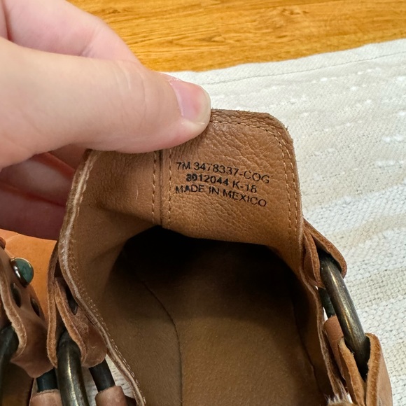 Frye Ray Stone Harness Zip Back Leather bootie/ ankle boot size 7 in cognac - Picture 13 of 14